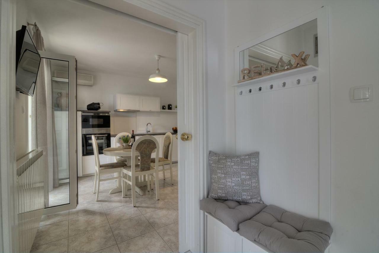 Apartment Barbara Сен Екстериор снимка
