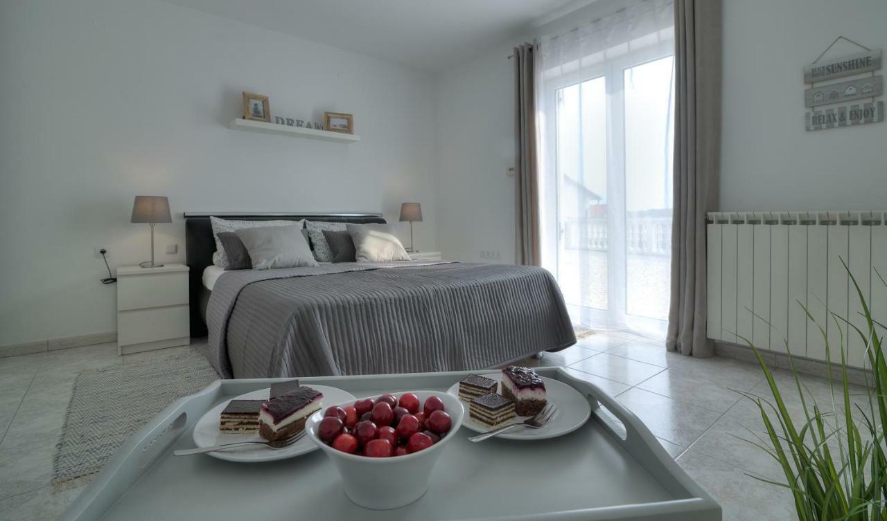 Apartment Barbara Сен Екстериор снимка