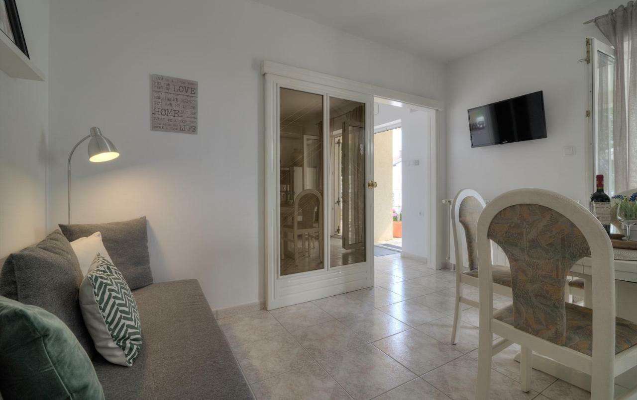 Apartment Barbara Сен Екстериор снимка