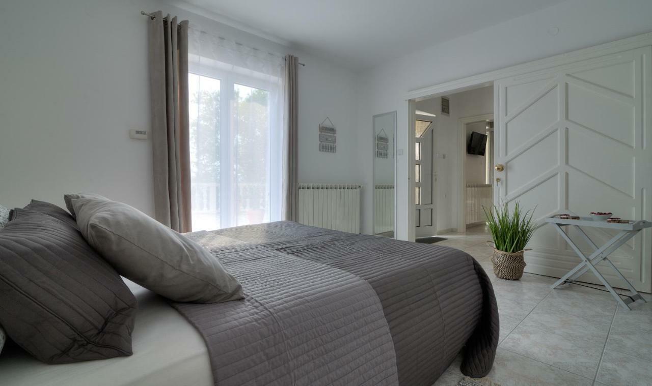 Apartment Barbara Сен Екстериор снимка
